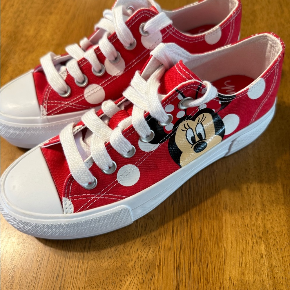 Disney Minnie Mouse Canvas Shoes Sneaker Red White Polka Dots White Toe Size 7